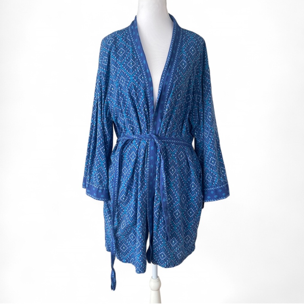 Knox Rose‎ Blue and White Patterned Kimono